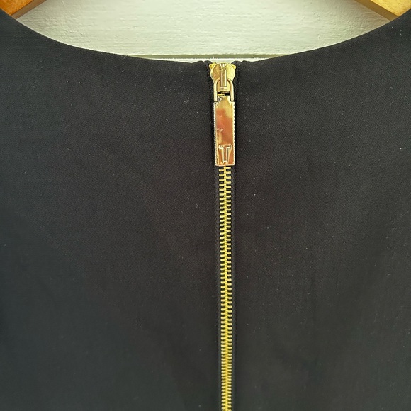 Ted Baker London Siiara Frill Cold Shoulder Dress - Picture 5 of 10